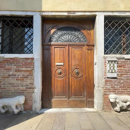 Ca' Marcello De' Leoni *